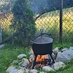 Borowikowe Zacisze Drewniane Z Kominkami Hébergement de vacances *